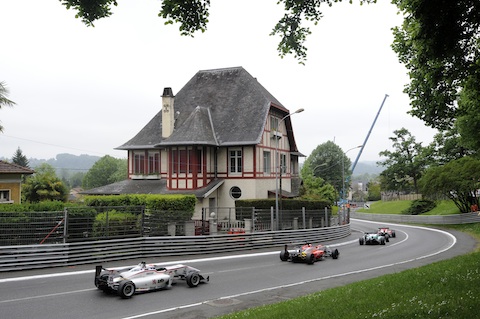 120513_f3_pau_r2_sfeer